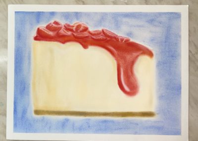 Realización de una pieza de ilustración en un cuarto de papel Gilbert importado (38 x 51 cms), que combine dos técnicas plásticas visuales, las cuales son lápiz de color y pastel. Generar una composición que muestre las características de un producto para su promoción, resaltando cualidades y atractivo. Los temas son frutas, postres o bebidas. El público objetivo es adolescentes o adultos, el nivel de abstracción es bajo. El enfoque Artcom de este proyecto es Negocios.